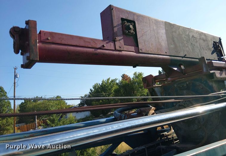 image for item EU2507 1995 International 4700 drilling rig truck