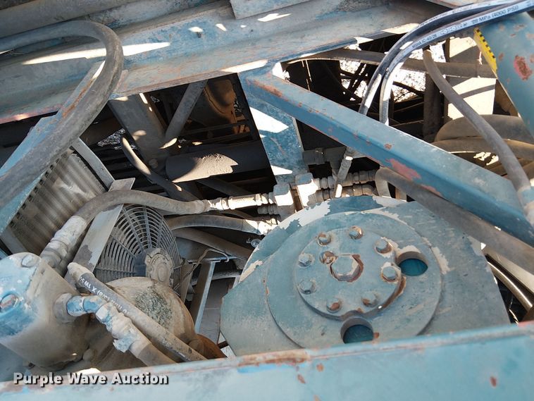 image for item EU2507 1995 International 4700 drilling rig truck