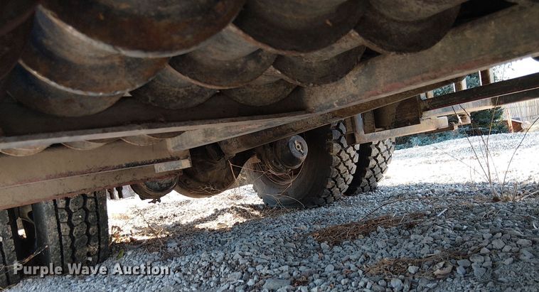 image for item EU2507 1995 International 4700 drilling rig truck