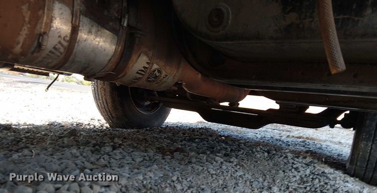 image for item EU2507 1995 International 4700 drilling rig truck