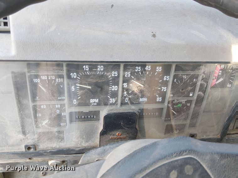 image for item EU2507 1995 International 4700 drilling rig truck