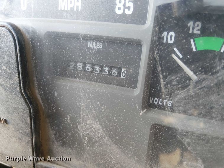 image for item EU2507 1995 International 4700 drilling rig truck