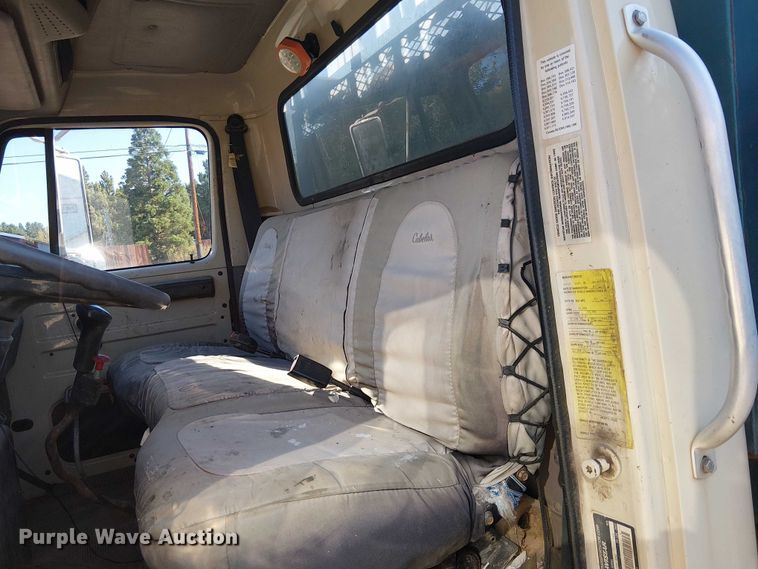 image for item EU2507 1995 International 4700 drilling rig truck