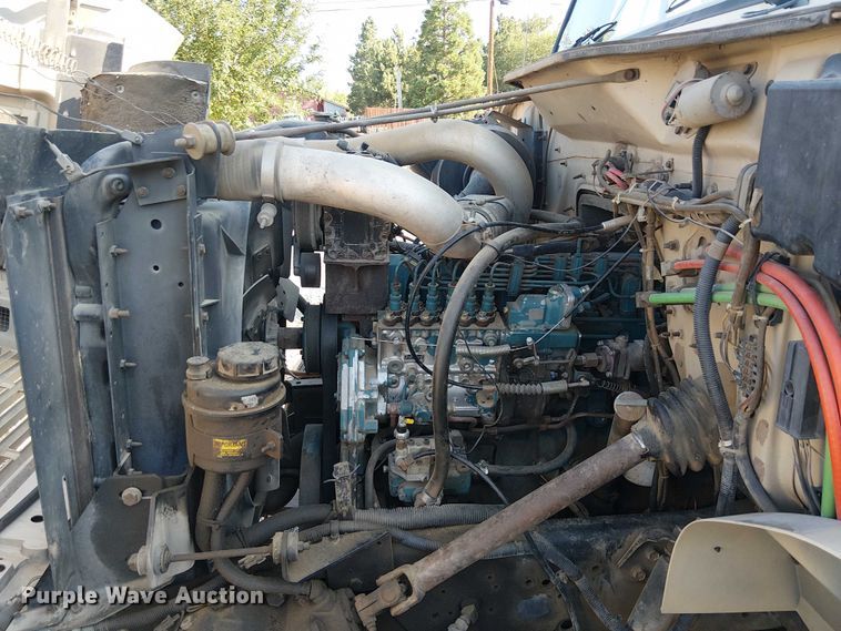 image for item EU2507 1995 International 4700 drilling rig truck