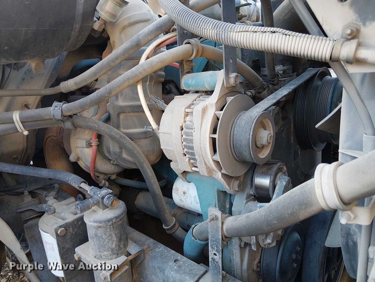 image for item EU2507 1995 International 4700 drilling rig truck