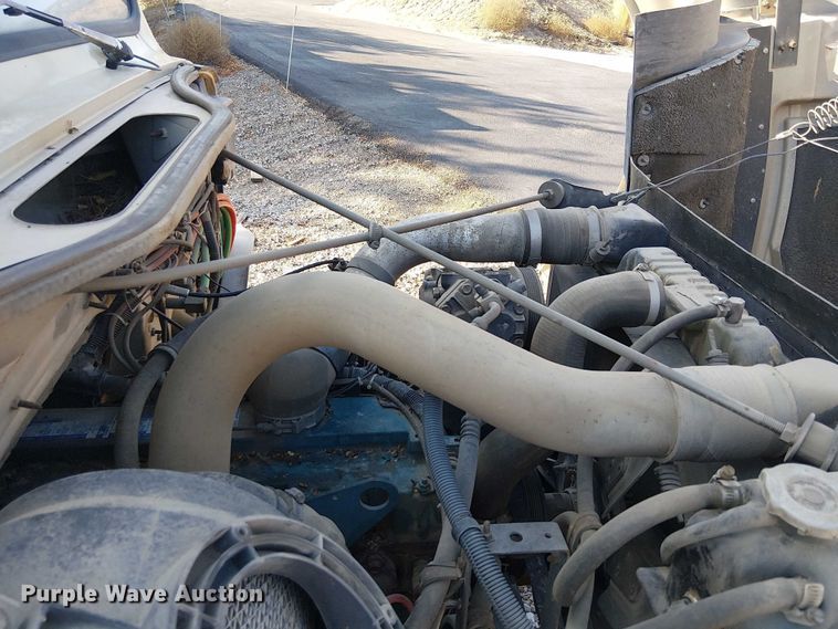 image for item EU2507 1995 International 4700 drilling rig truck