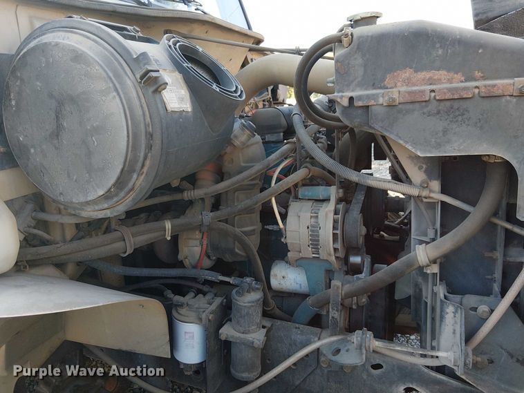 image for item EU2507 1995 International 4700 drilling rig truck