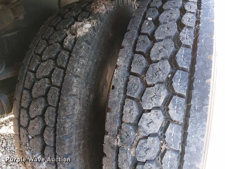 image for item EU2507 1995 International 4700 drilling rig truck