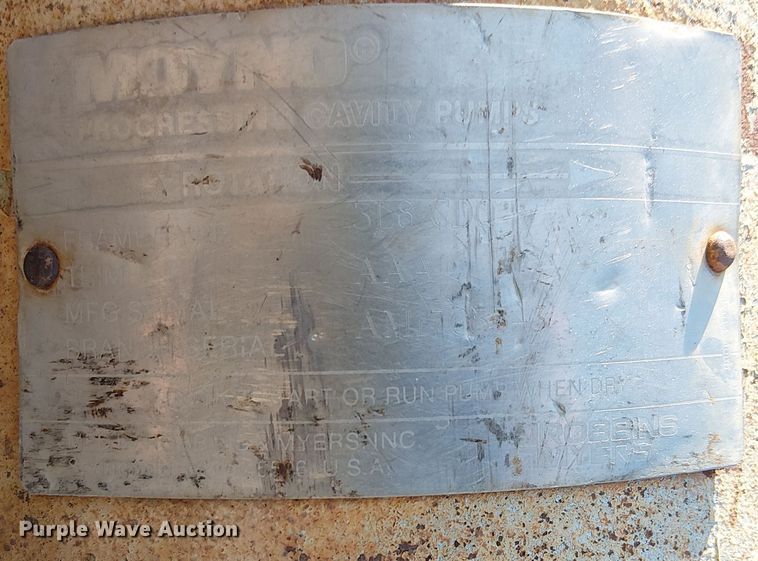 image for item EU2507 1995 International 4700 drilling rig truck