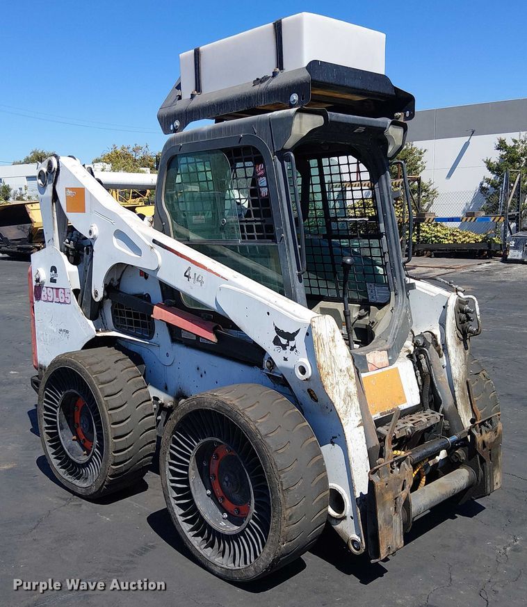 MINI CARGADOR SOBRE RUEDAS 2016 BOBCAT S770
