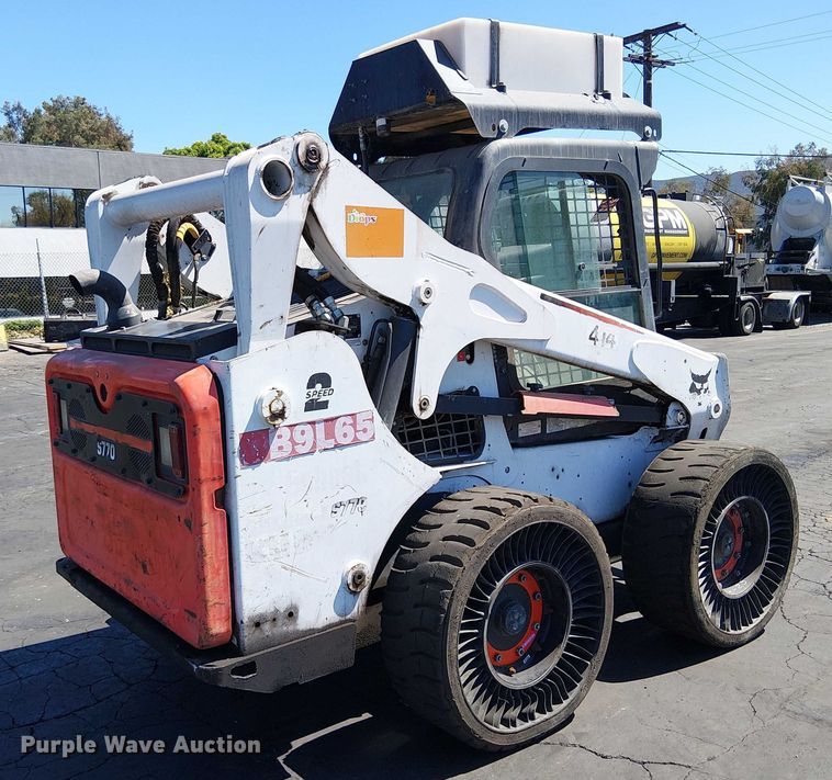 MINI CARGADOR SOBRE RUEDAS 2016 BOBCAT S770