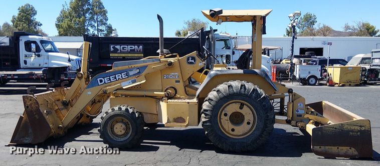 image for item EU2514 2006 John Deere 210LE landscape tractor