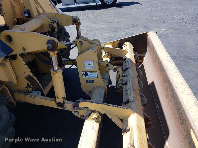 image for item EU2514 2006 John Deere 210LE landscape tractor