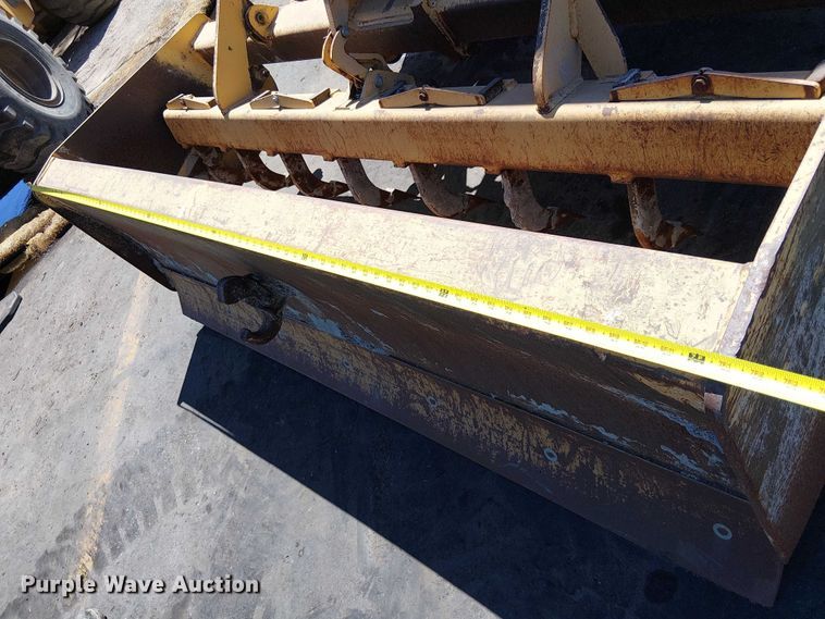 image for item EU2514 2006 John Deere 210LE landscape tractor