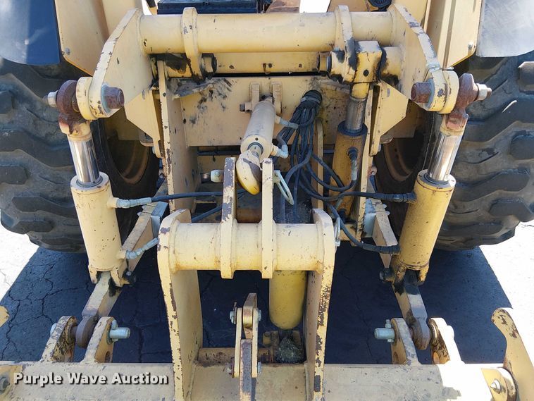 image for item EU2514 2006 John Deere 210LE landscape tractor