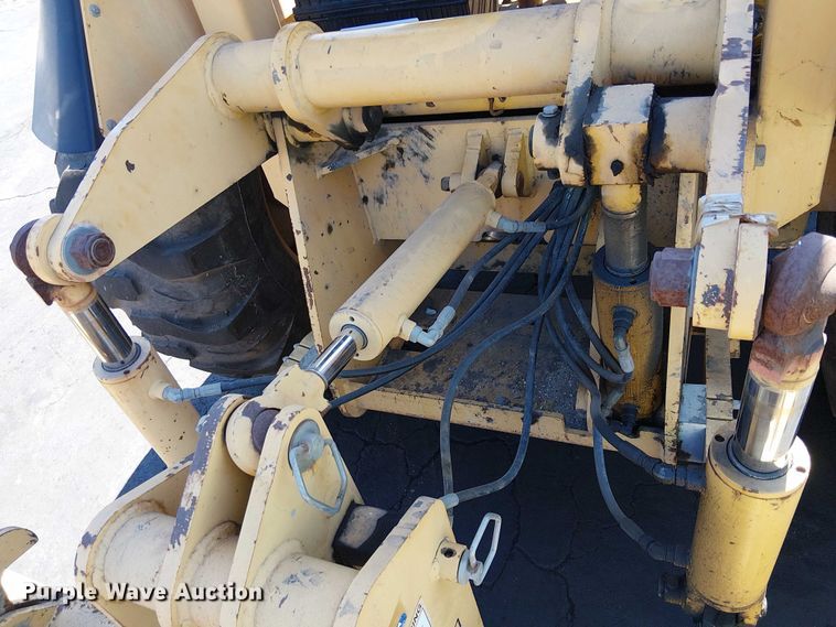 image for item EU2514 2006 John Deere 210LE landscape tractor