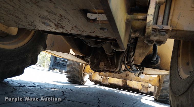 image for item EU2514 2006 John Deere 210LE landscape tractor