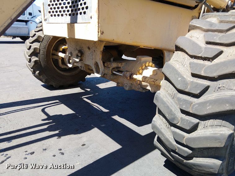 image for item EU2514 2006 John Deere 210LE landscape tractor