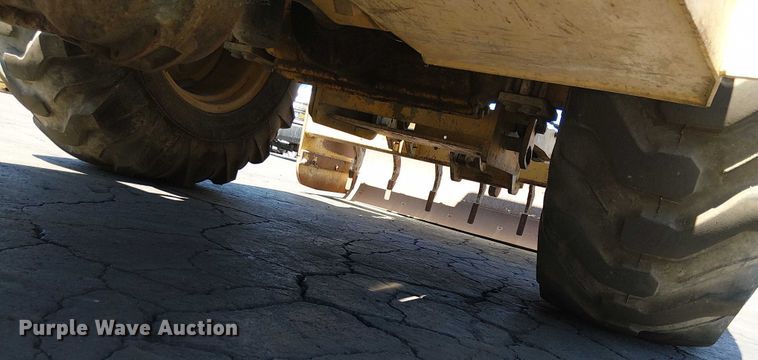 image for item EU2514 2006 John Deere 210LE landscape tractor