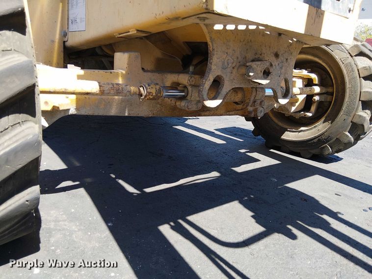 image for item EU2514 2006 John Deere 210LE landscape tractor