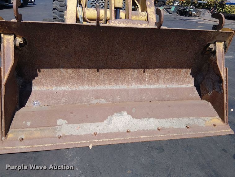 image for item EU2514 2006 John Deere 210LE landscape tractor