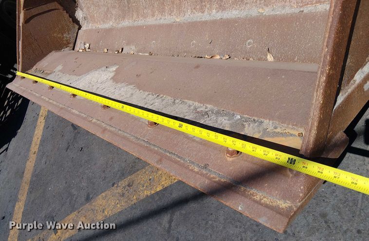 image for item EU2514 2006 John Deere 210LE landscape tractor