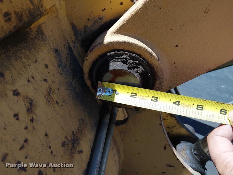 image for item EU2514 2006 John Deere 210LE landscape tractor