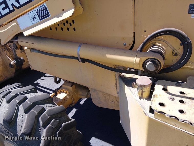 image for item EU2514 2006 John Deere 210LE landscape tractor