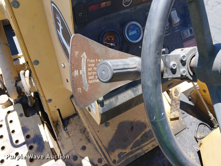 image for item EU2514 2006 John Deere 210LE landscape tractor