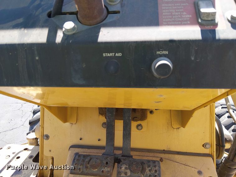 image for item EU2514 2006 John Deere 210LE landscape tractor