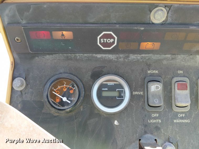 image for item EU2514 2006 John Deere 210LE landscape tractor