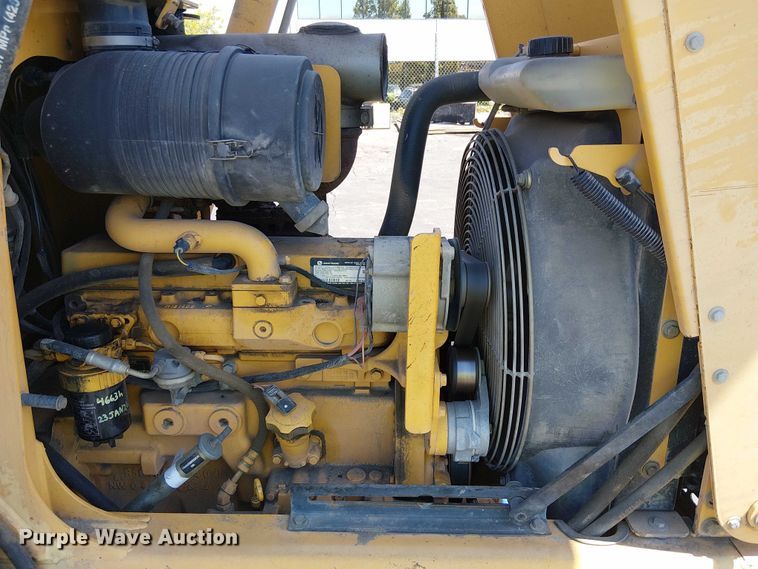 image for item EU2514 2006 John Deere 210LE landscape tractor