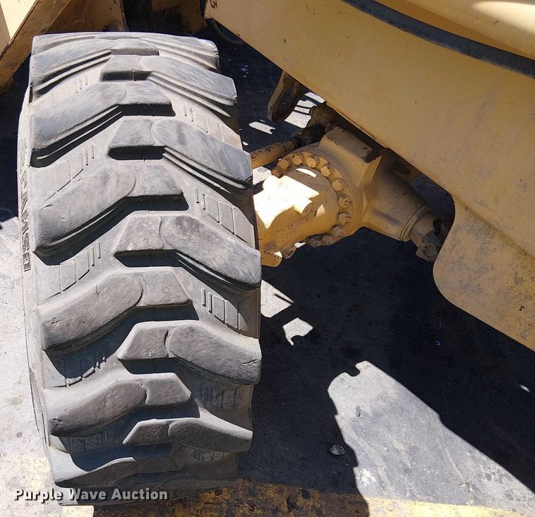 image for item EU2514 2006 John Deere 210LE landscape tractor