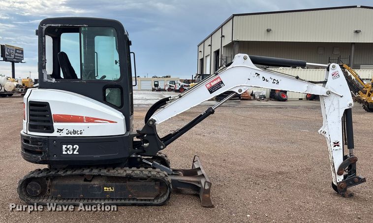 EXCAVADORA 2015 BOBCAT E32