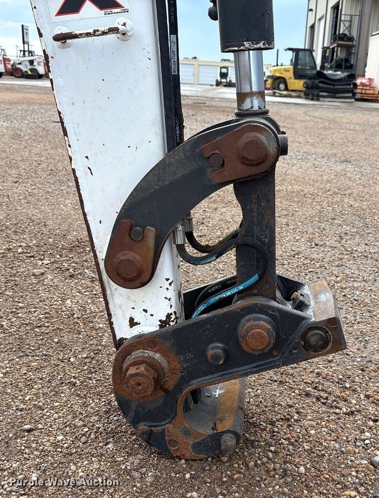 image for item EU4616 2015 Bobcat E32 mini excavator