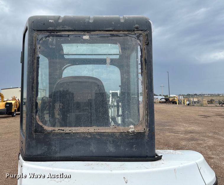 image for item EU4616 2015 Bobcat E32 mini excavator