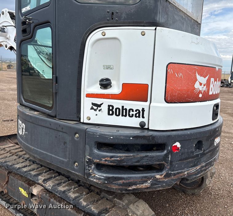 image for item EU4616 2015 Bobcat E32 mini excavator