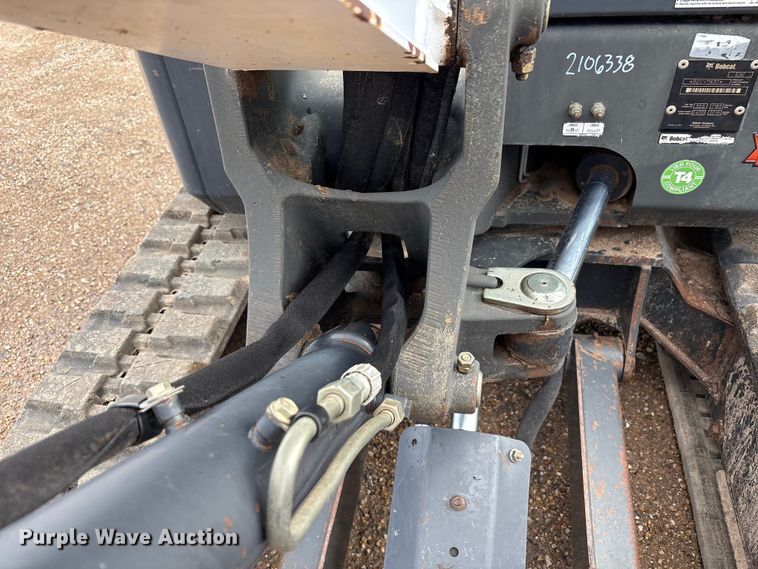 image for item EU4616 2015 Bobcat E32 mini excavator