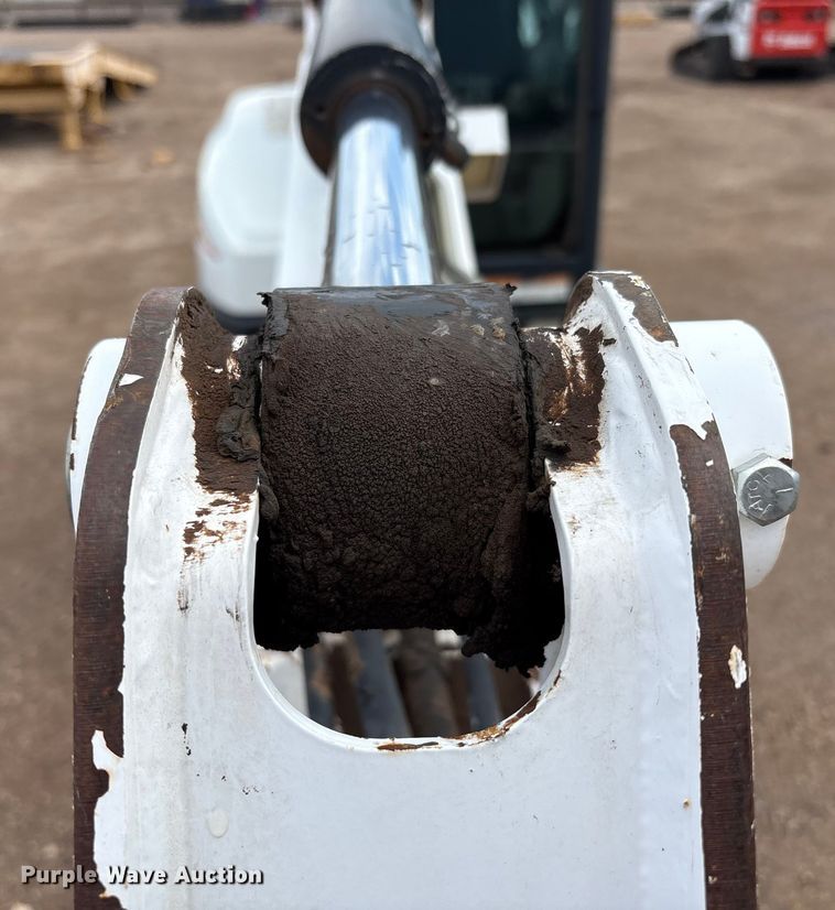 image for item EU4616 2015 Bobcat E32 mini excavator