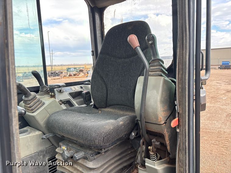 image for item EU4616 2015 Bobcat E32 mini excavator