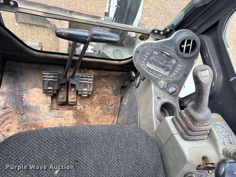 image for item EU4616 2015 Bobcat E32 mini excavator