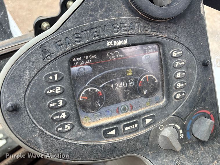 image for item EU4616 2015 Bobcat E32 mini excavator