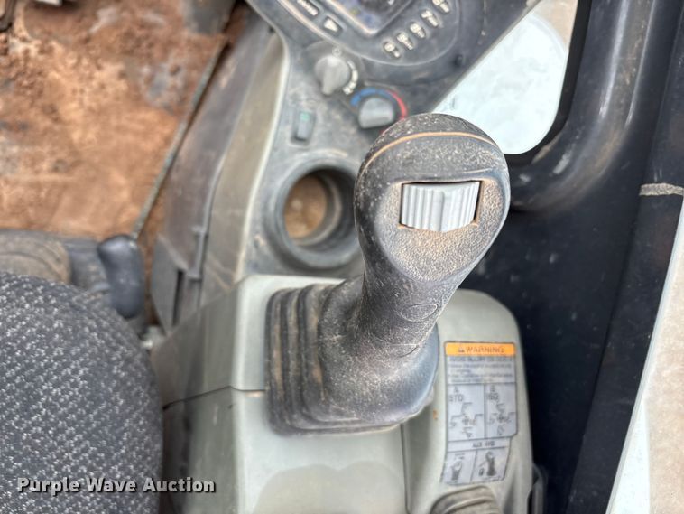 image for item EU4616 2015 Bobcat E32 mini excavator