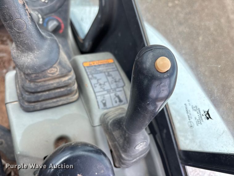 image for item EU4616 2015 Bobcat E32 mini excavator