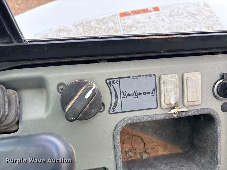 image for item EU4616 2015 Bobcat E32 mini excavator