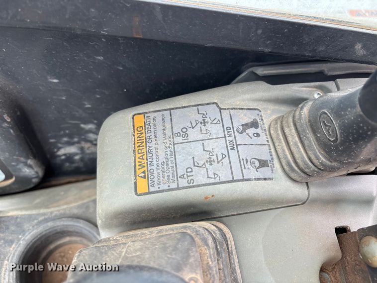 image for item EU4616 2015 Bobcat E32 mini excavator