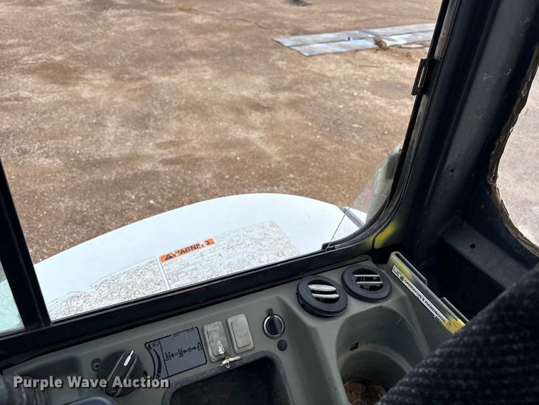 image for item EU4616 2015 Bobcat E32 mini excavator