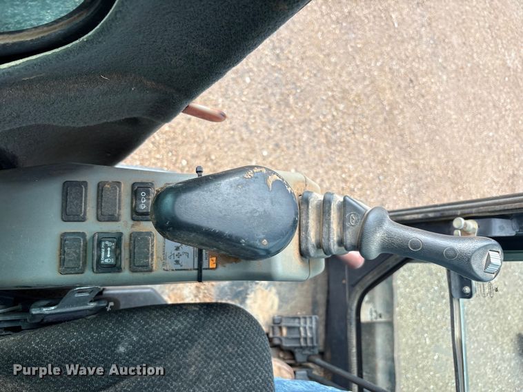 image for item EU4616 2015 Bobcat E32 mini excavator