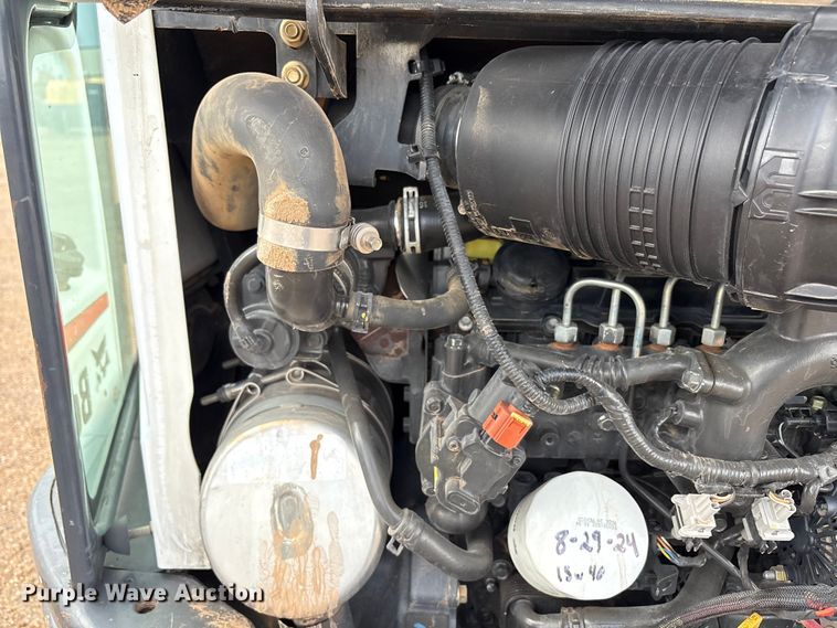 image for item EU4616 2015 Bobcat E32 mini excavator