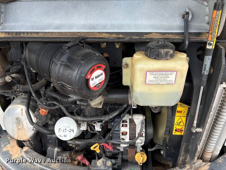 image for item EU4616 2015 Bobcat E32 mini excavator